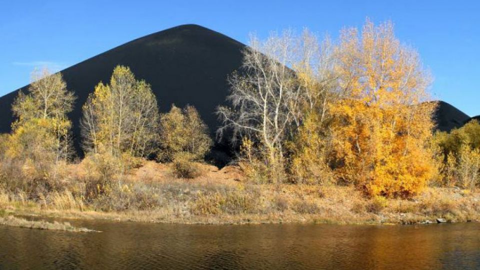 Glubokoye: dangerous dumps on the banks of the Irtysh River