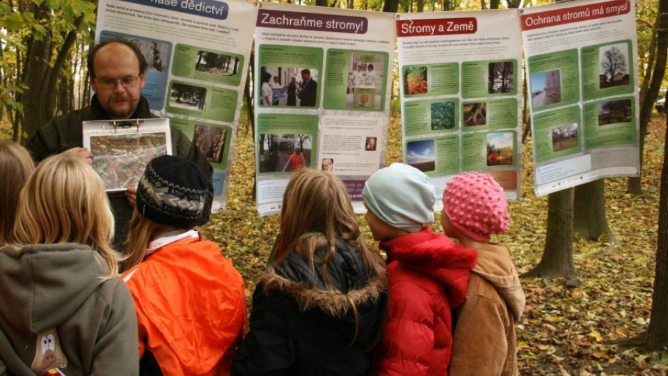 Den stromů v Prostějově s výstavou Zachraňme stromy  