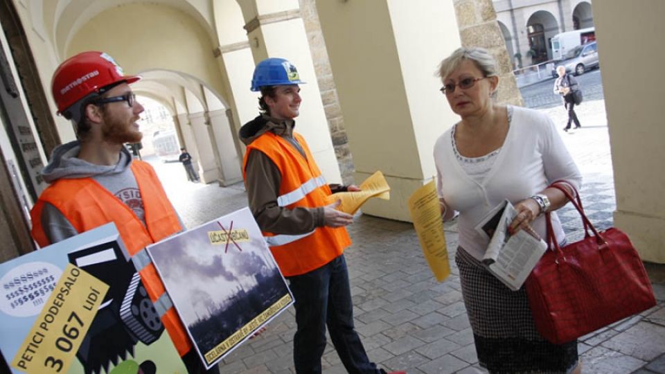 Poslanci zachovali práva lidí vyjadřovat se ke stavbám