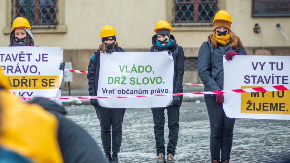 Poslanci nemají shodu, jestli podpořit demokratické a transparentní povolování staveb. Napište jim!