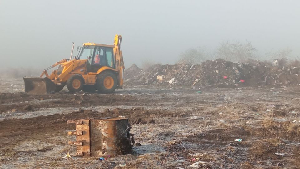 Dangerous landfill was polluting the nature reserve. Citizens have secured it against further leaks.