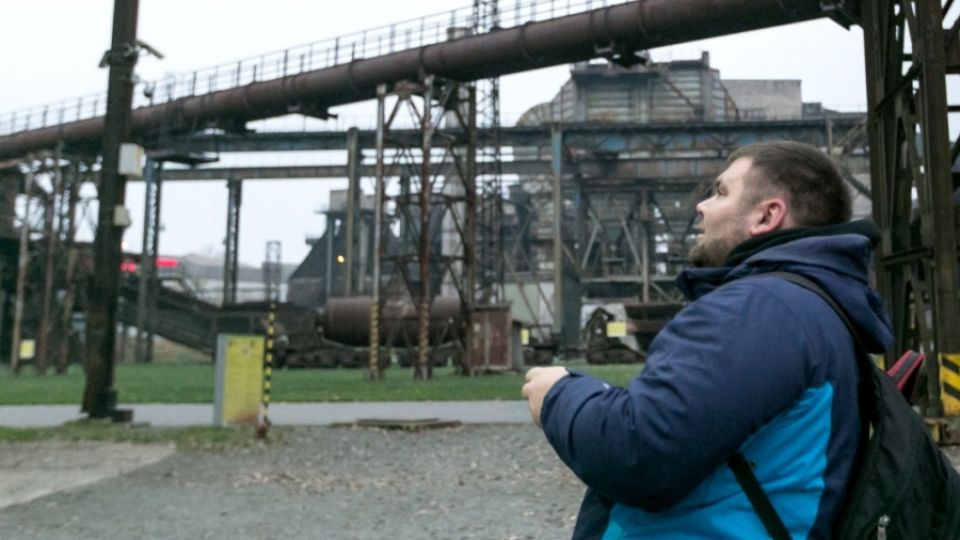 Learning on industrial pollution at the Czech and Polish mining sites