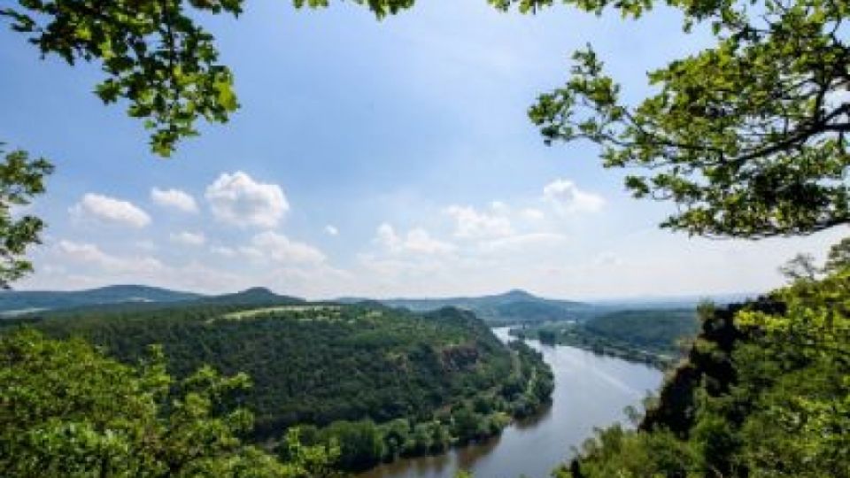 The minister wants to negotiate foreign compensation for the weir at Decin. According to the European Commission, this is not acceptable