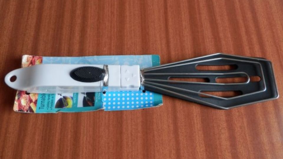 Kuchyňská obracečka: Turnable Spatula – STOLOVANI