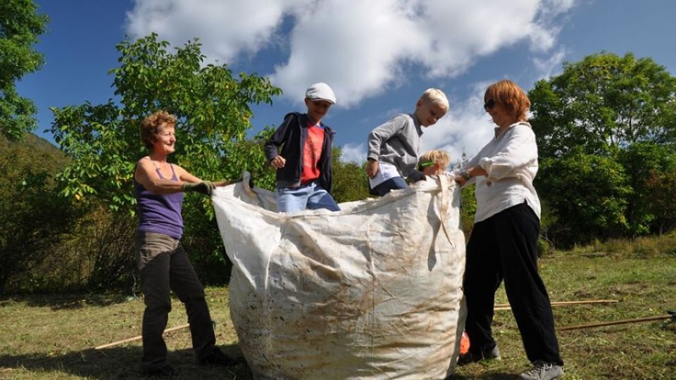 Tým Bořena už 40 let pečuje o vzácné rostliny Českého středohoří