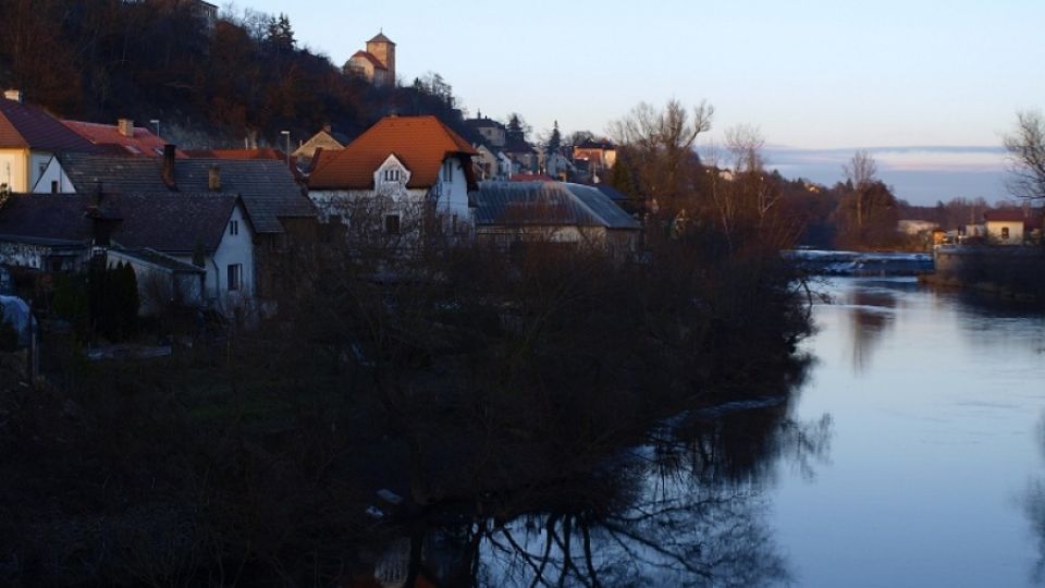 Benátky nad Jizerou se bouří proti plánované výrobě s použitím toxického naftalenu