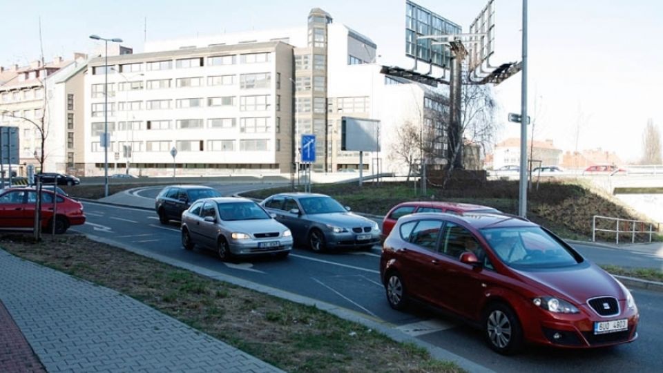 Po nájezdu, pro nějž soud zrušil územní rozhodnutí, jezdí denně auta