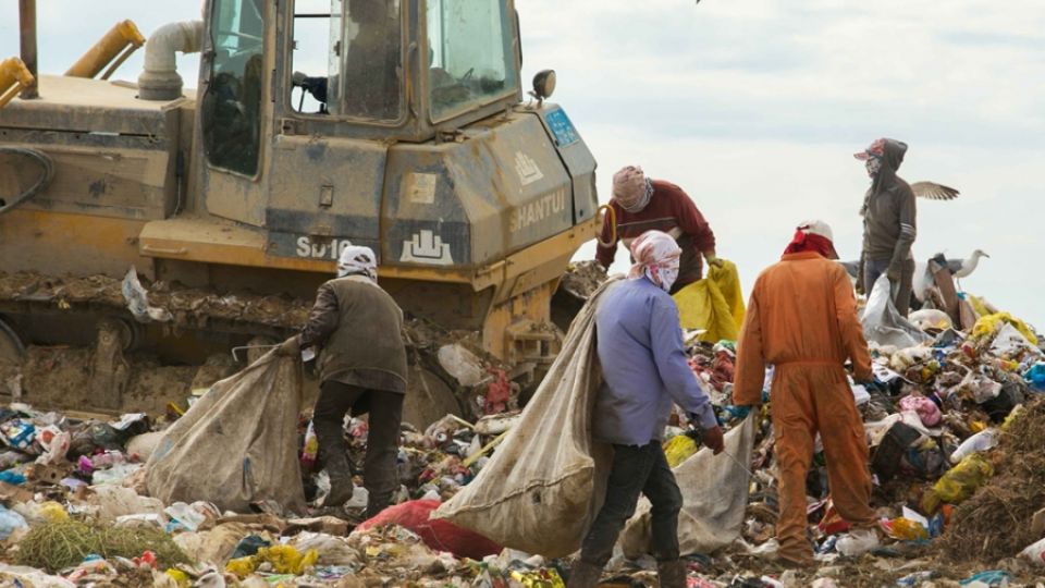 Bayandi landfill