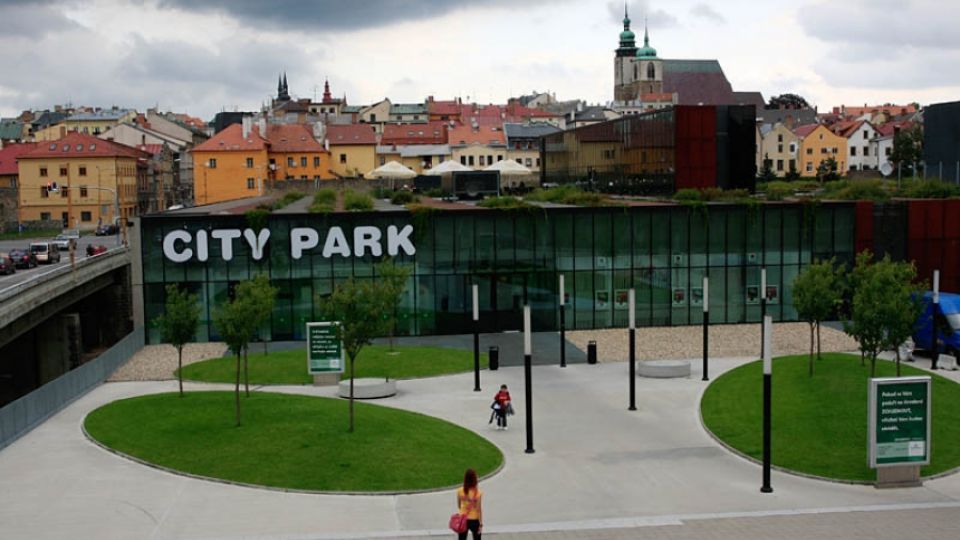 City Park - obchodní dům u historických hradeb