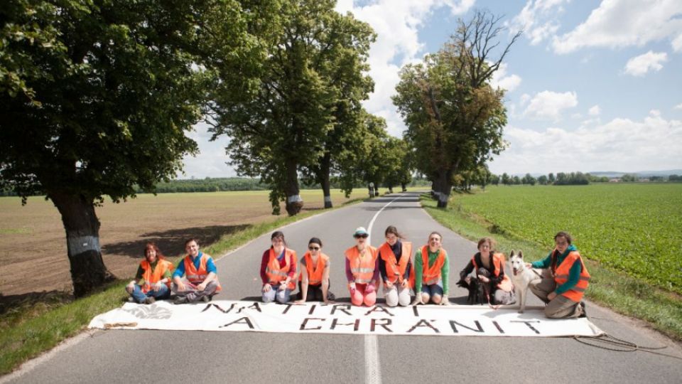 Fotoreportáž z natírání aleje v Uherském Ostrohu