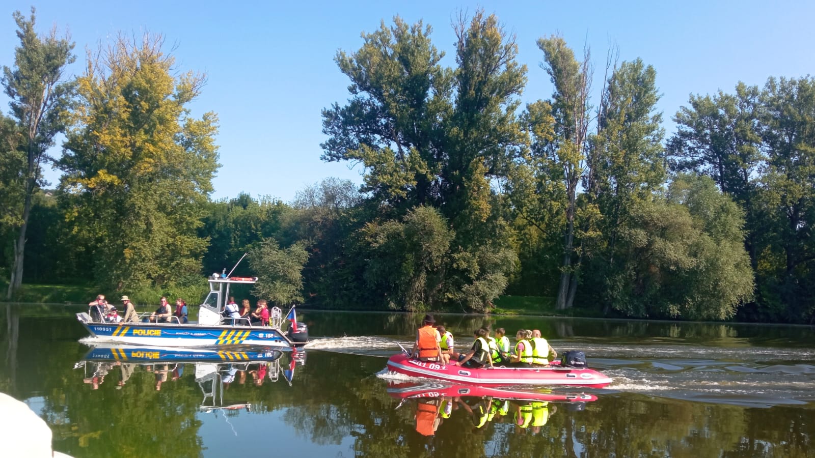 24 8 boating trip summer camp